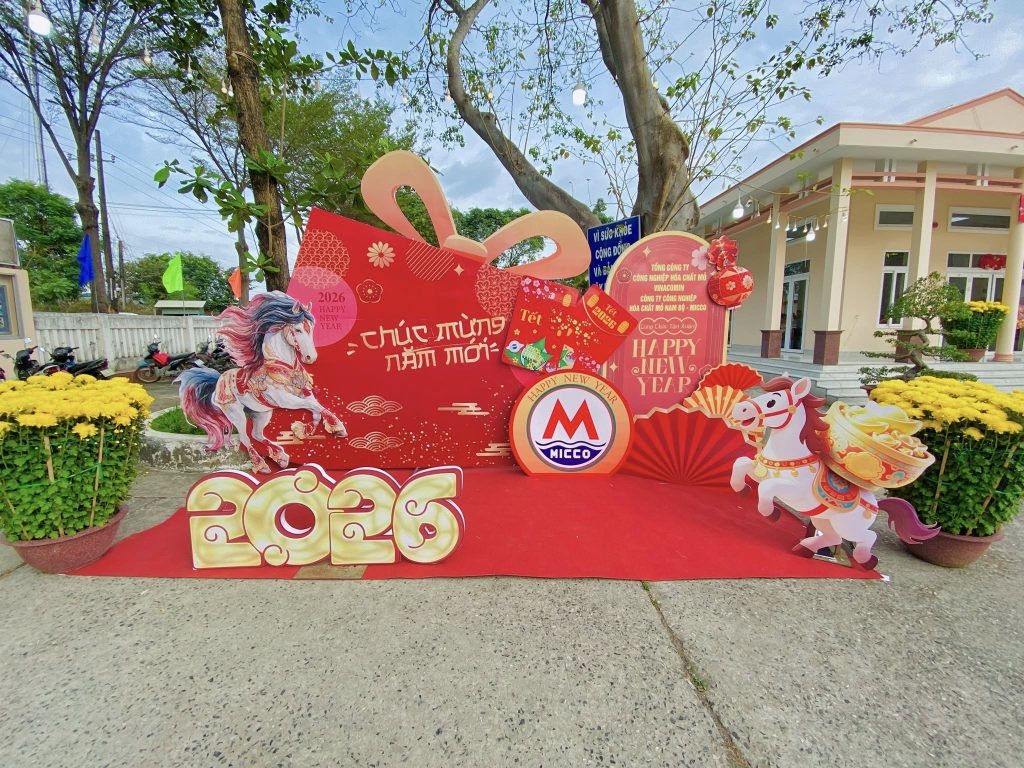 Thi cong backdrop Tat nien Gala Dinner tai Suoi Nghe Chau Duc